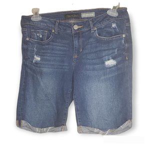 𝅺AEROPOSTALE distressed stretch medium wash denim Bermuda size 10